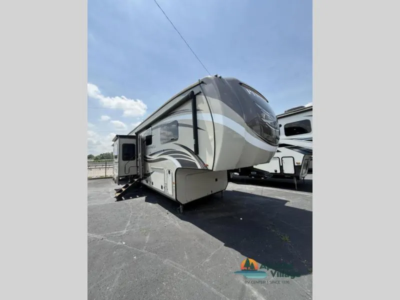 2019 Jayco Pinnacle 38REFS - Photo 2