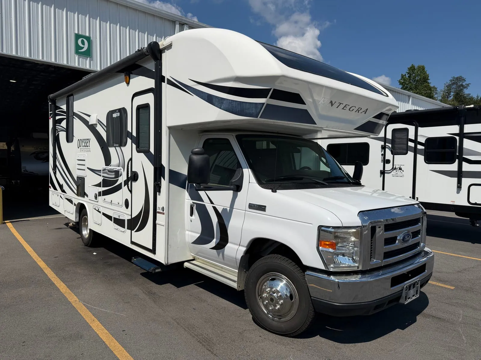 2020 Entegra Coach Odyssey 24B - Photo 2