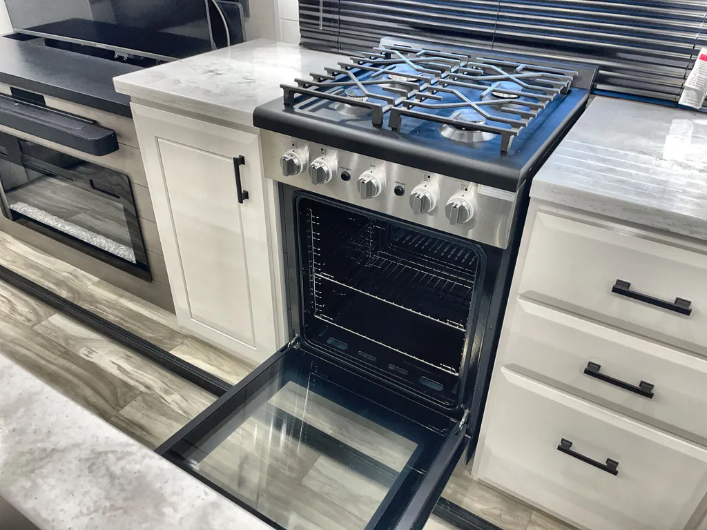 2025 Jayco Pinnacle 36FBTS, Photos photo 11