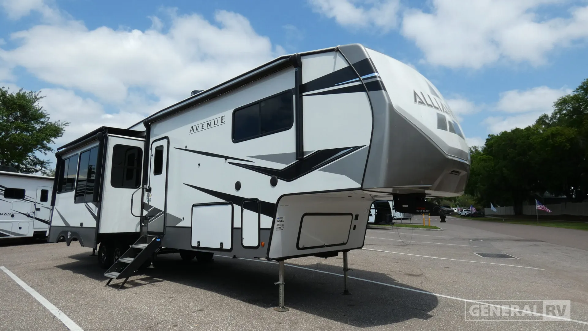 2023 Alliance RV Avenue 36BRM - Photo 2