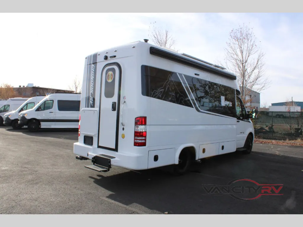 2025 Chinook RV Summit EB, Photos photo 11