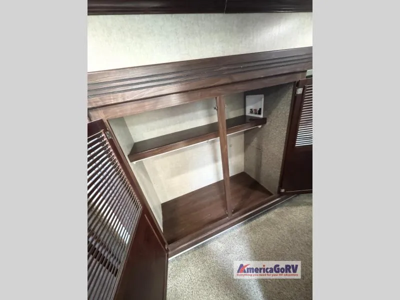 2015 Heartland Gateway 3900 SE - Photo 4