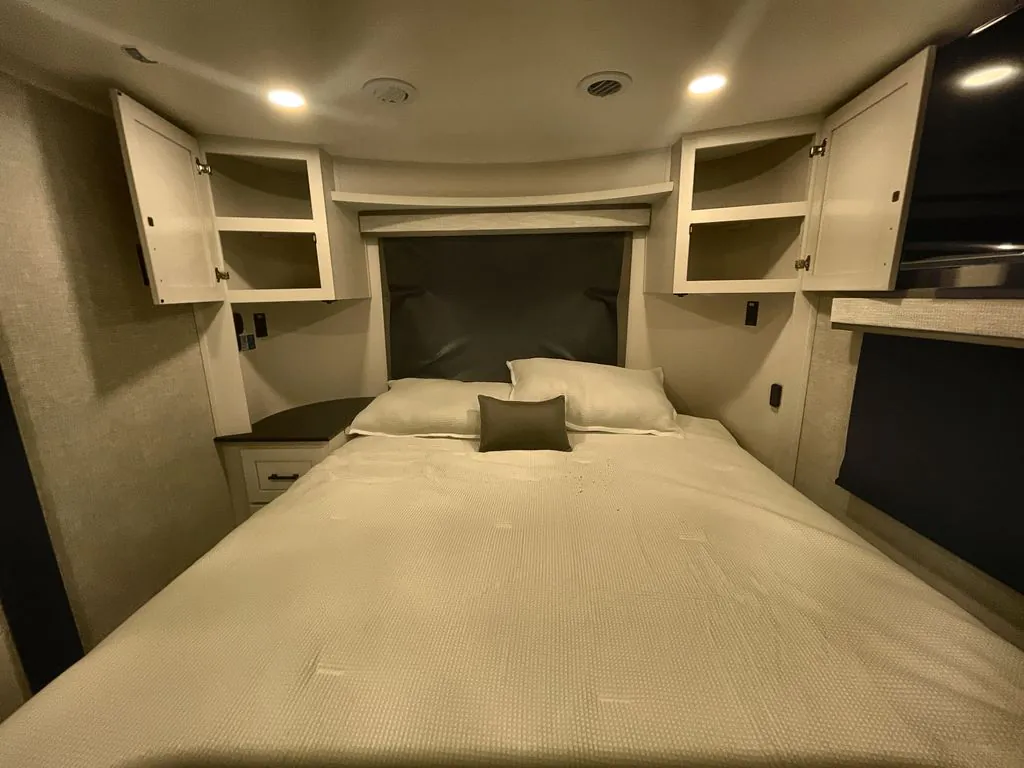 2025 Jayco Seismic Luxury Series 4113, Photos photo 42