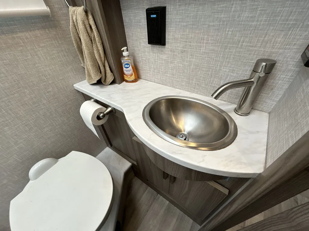 2025 Thor Motor Coach Axis 26.2, Photos photo 31