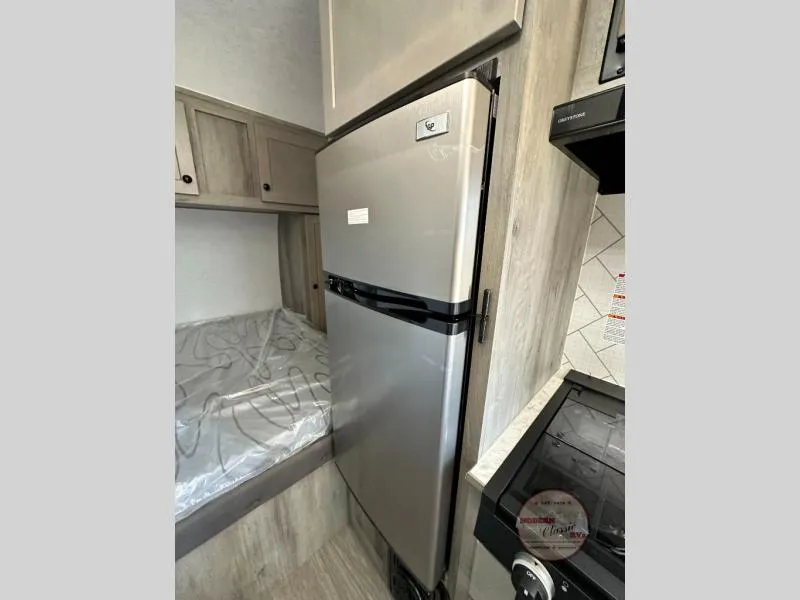 2026 Sunset Park RV Sun Lite 15MBX - Photo 4