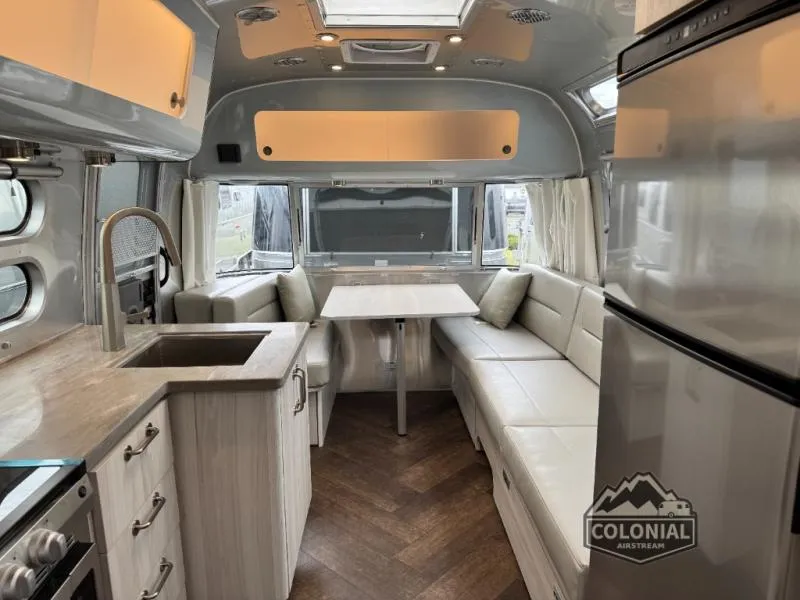 2026 Airstream International 27FB - Photo 4