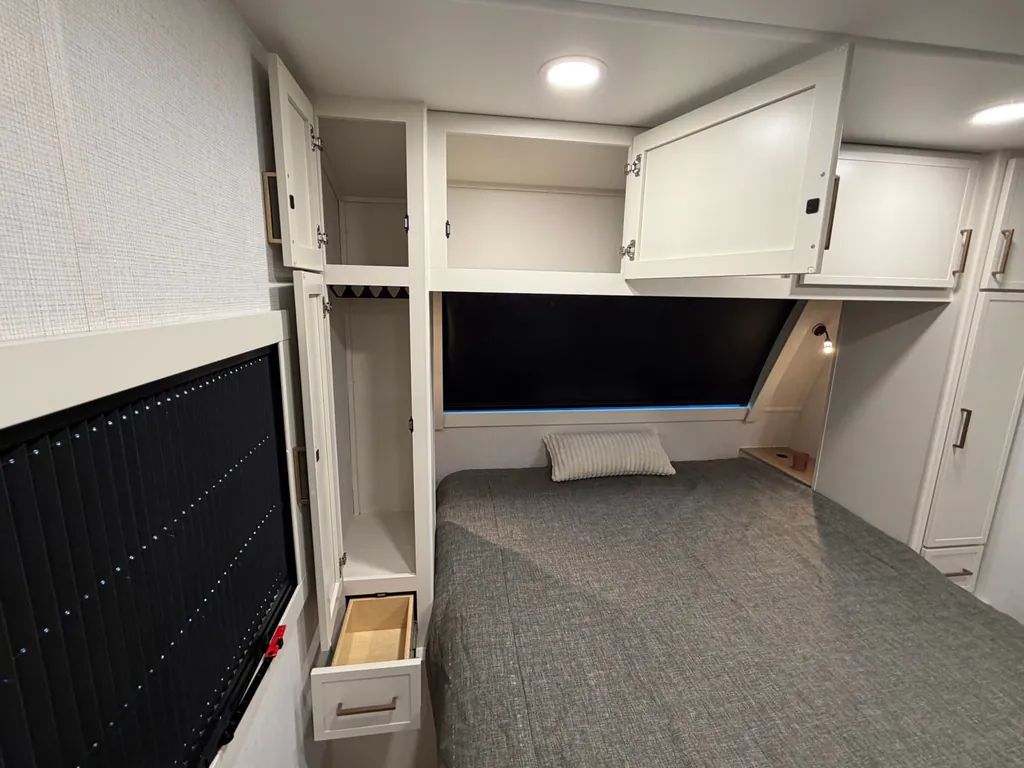 2026 Brinkley Model I 235, Photos photo 18