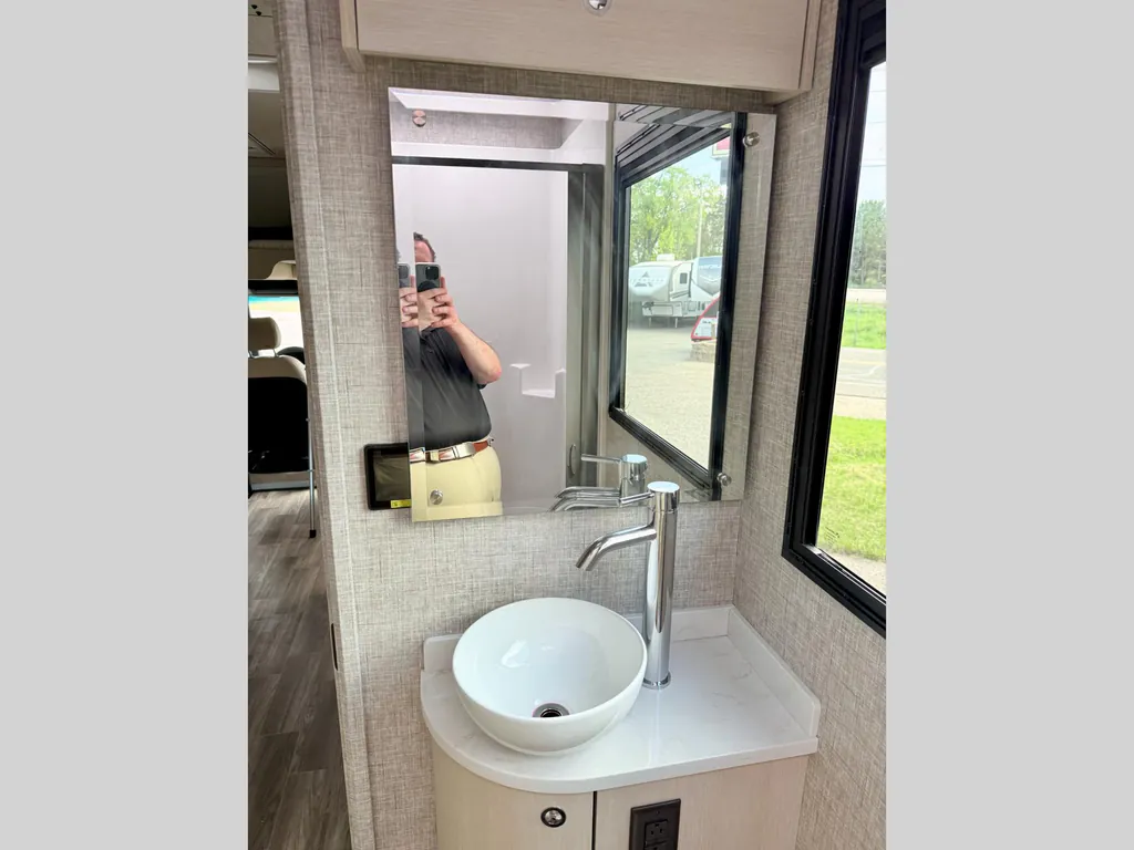 2026 Tiffin Wayfarer 25 XPW, Photos photo 25
