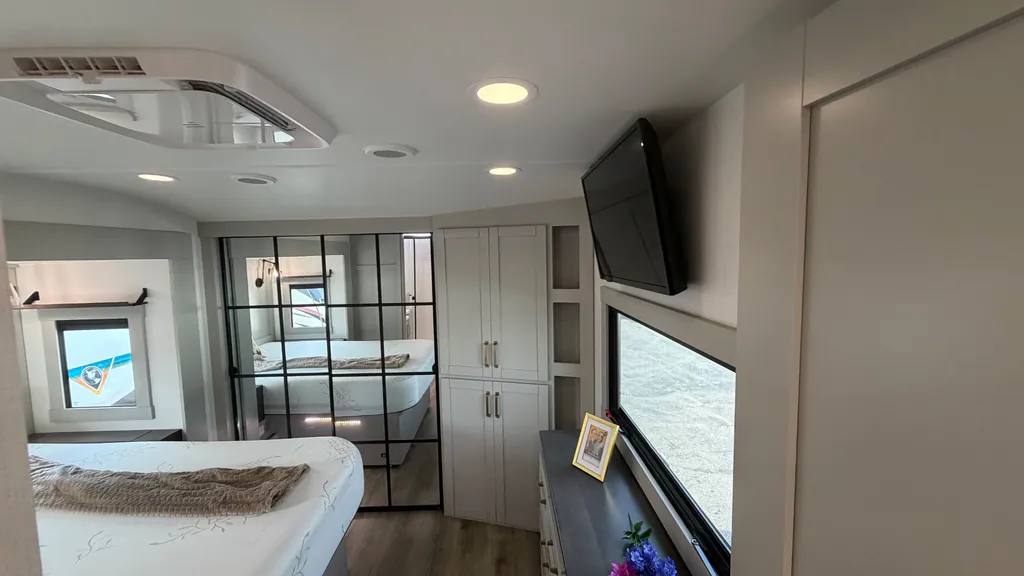 2025 Brinkley Model Z 3400, Photos photo 20