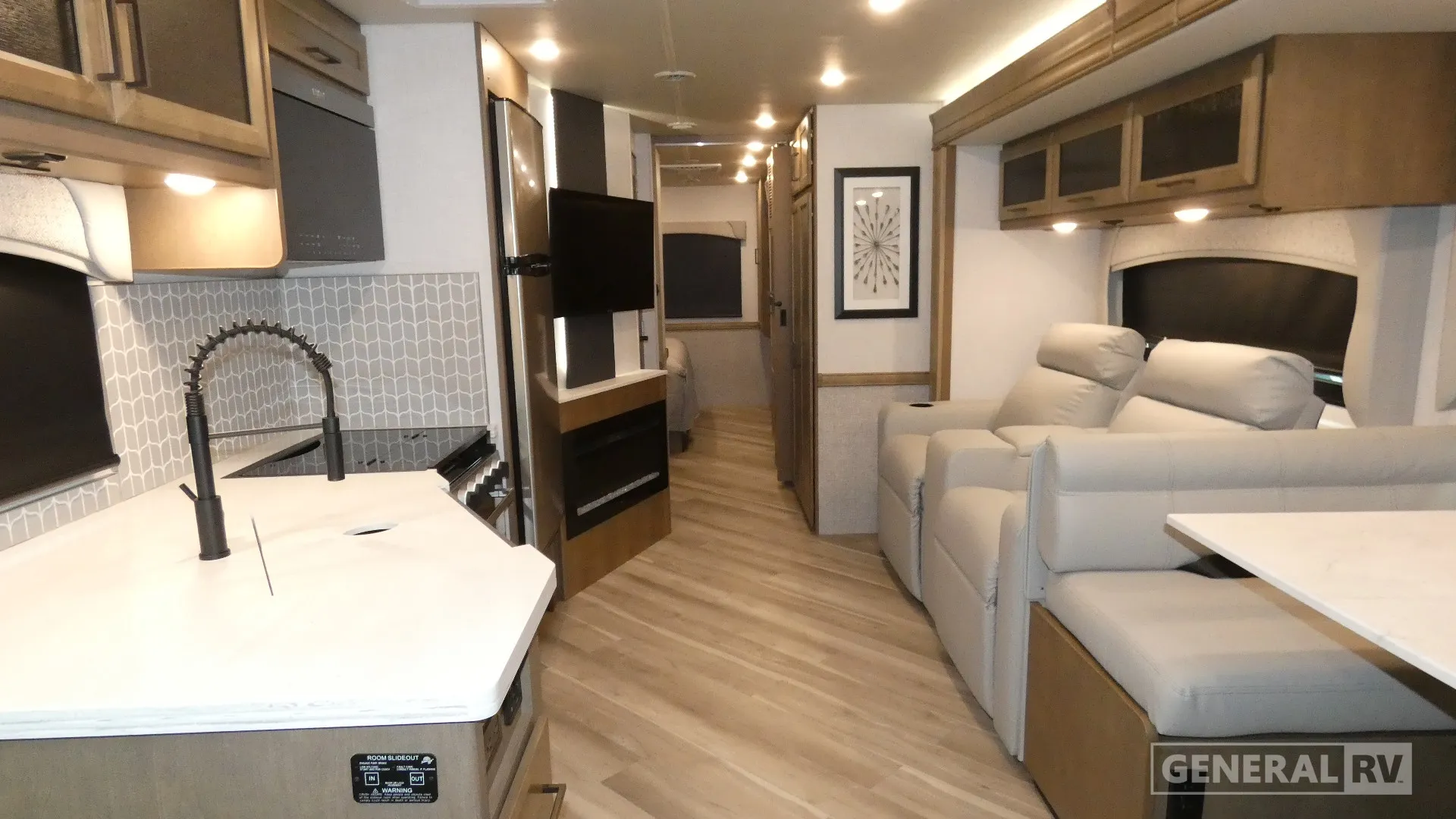 2026 Fleetwood Fortis 34MB - Photo 3