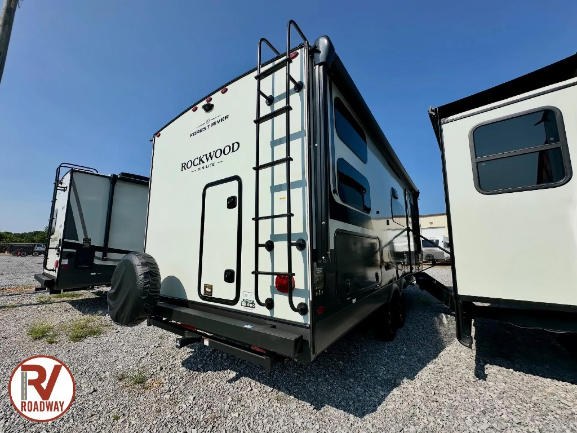 2027 Forest River Rockwood Mini Lite 2509S — Photo 5