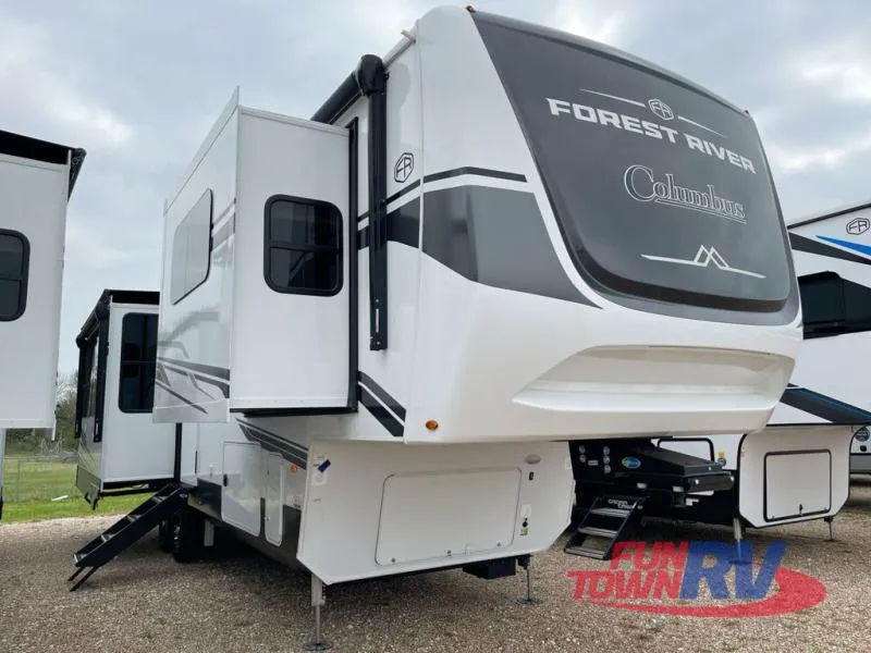 2025 Palomino Columbus 380RL - Photo 2