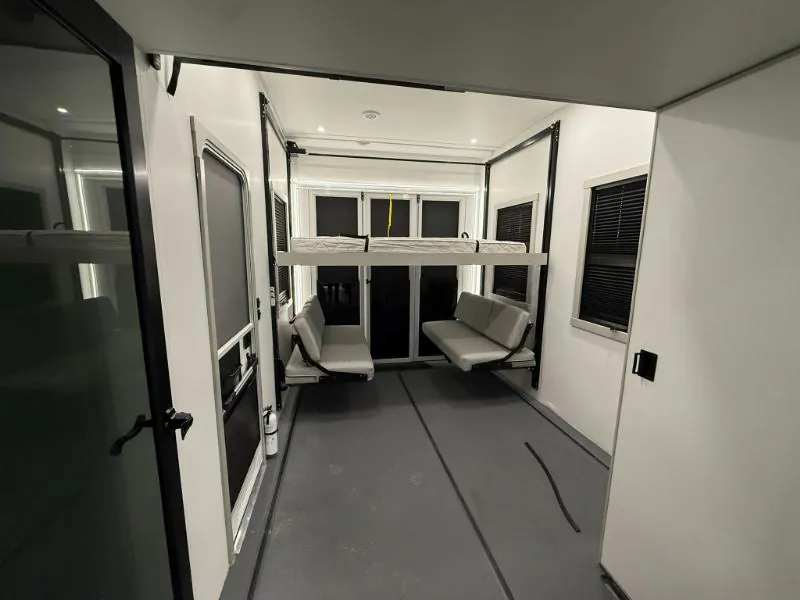 2025 Brinkley Model G 3950, Photos photo 6