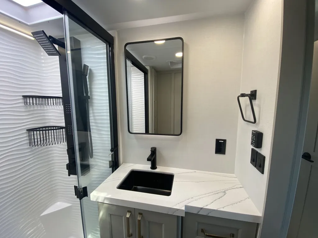 2026 Brinkley Model G 3970, Photos photo 43