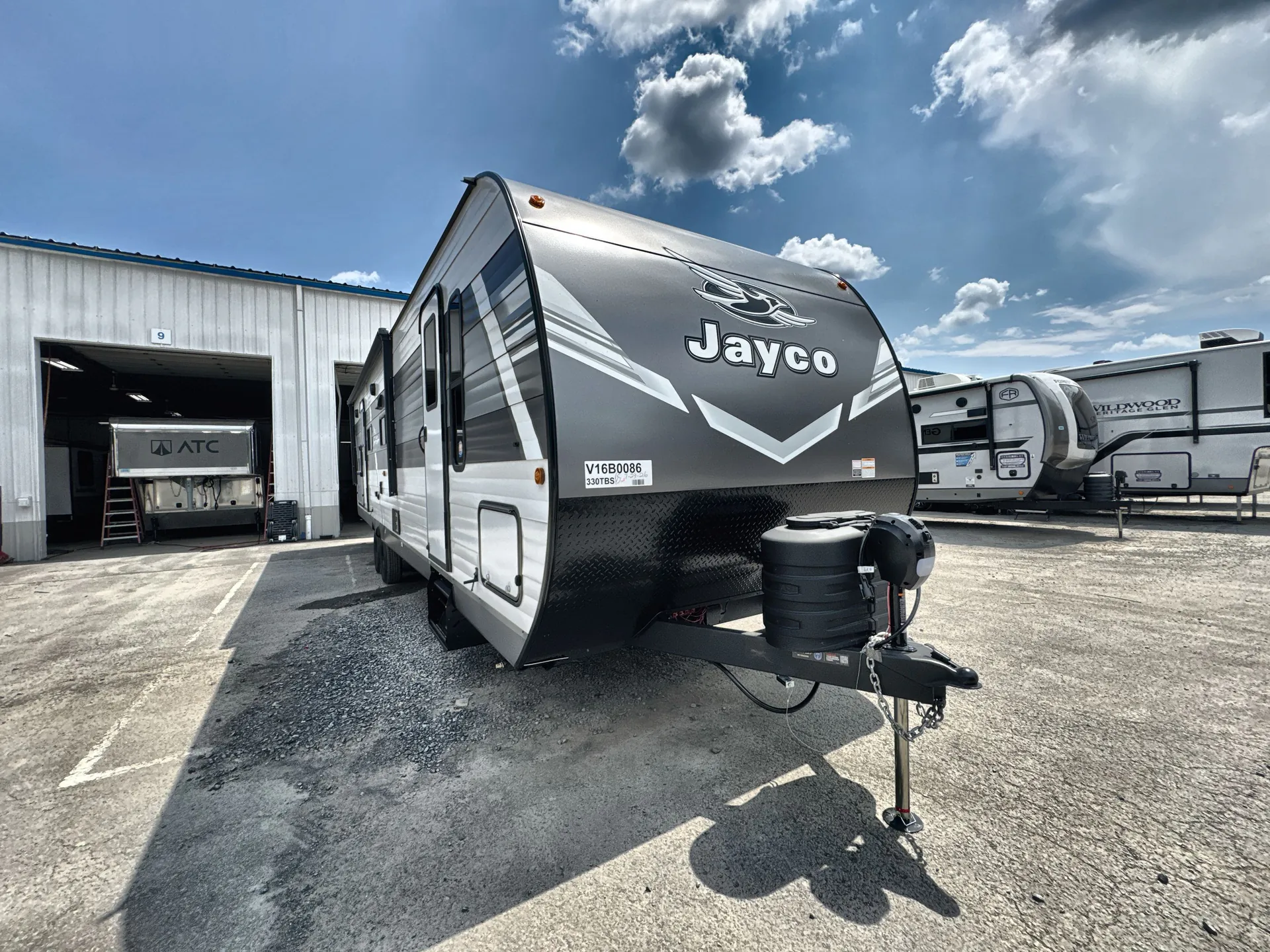 2027 Jayco Jay Flight 330TBS - Photo 2