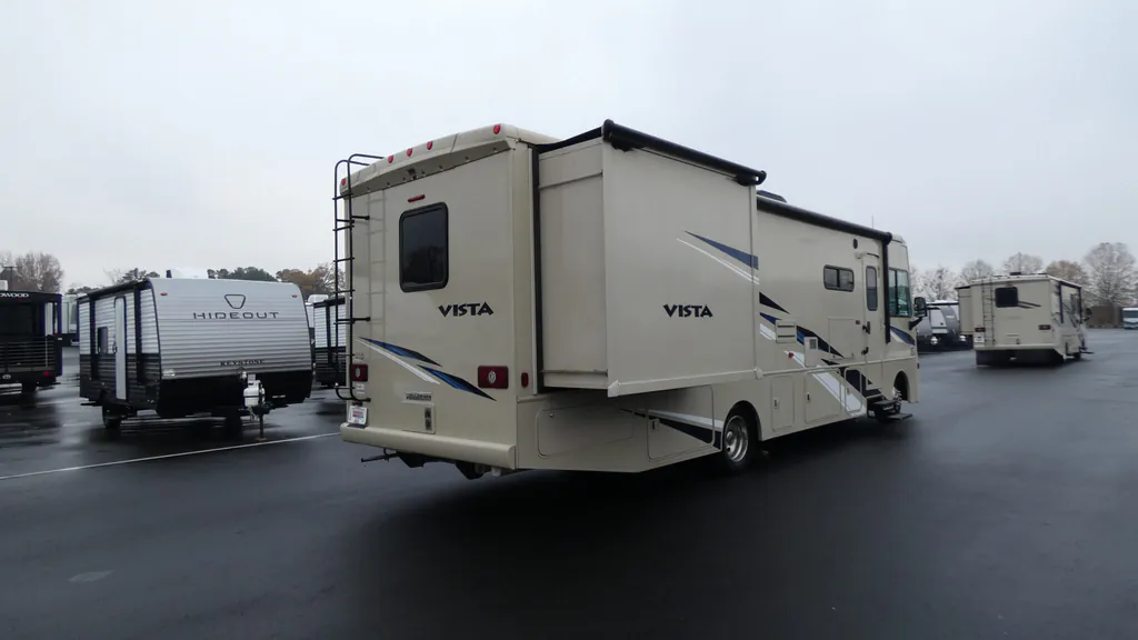 2022 Winnebago Vista 32M, Photos photo 7