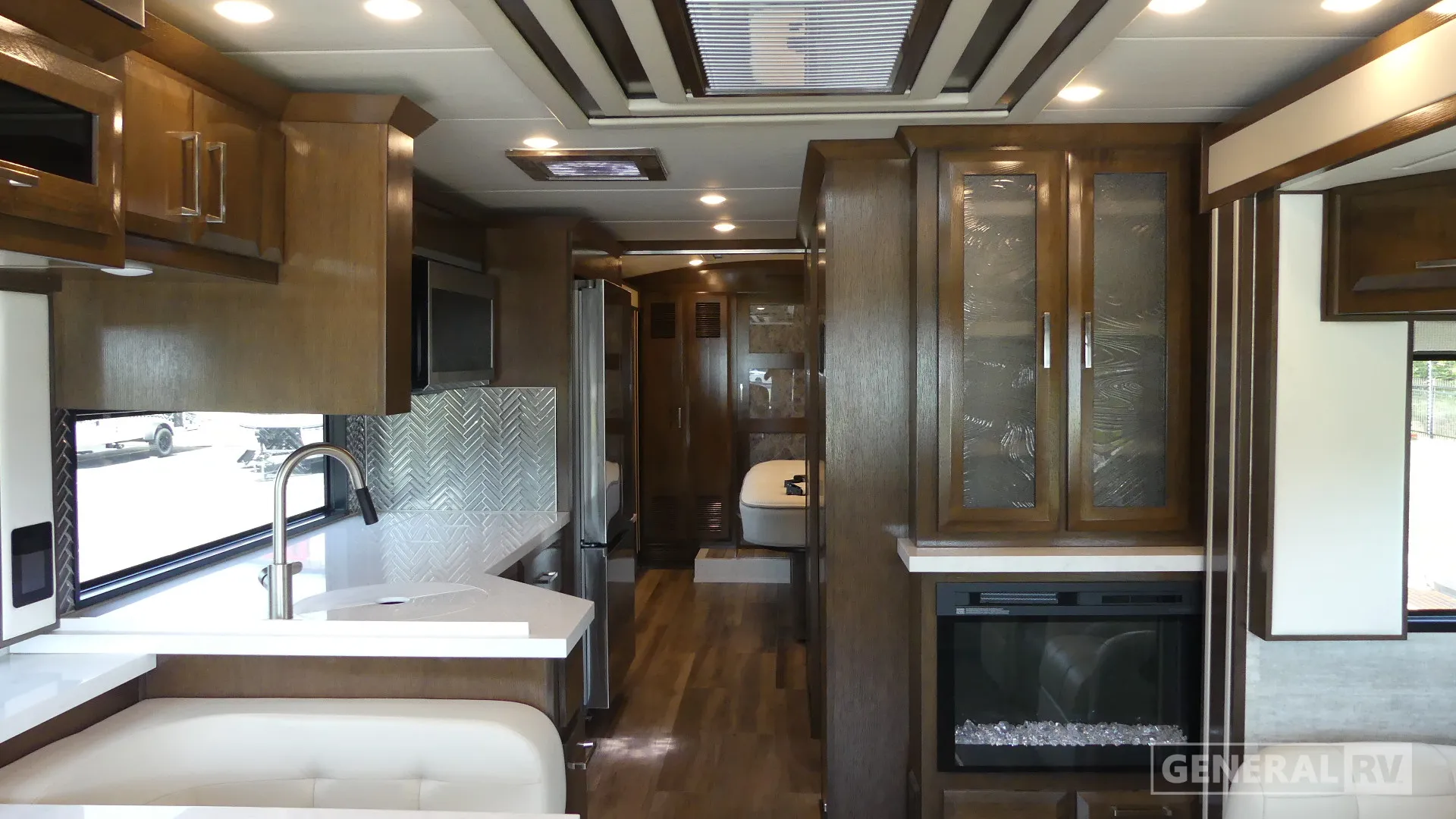 2022 Newmar New Aire 3543 - Photo 3