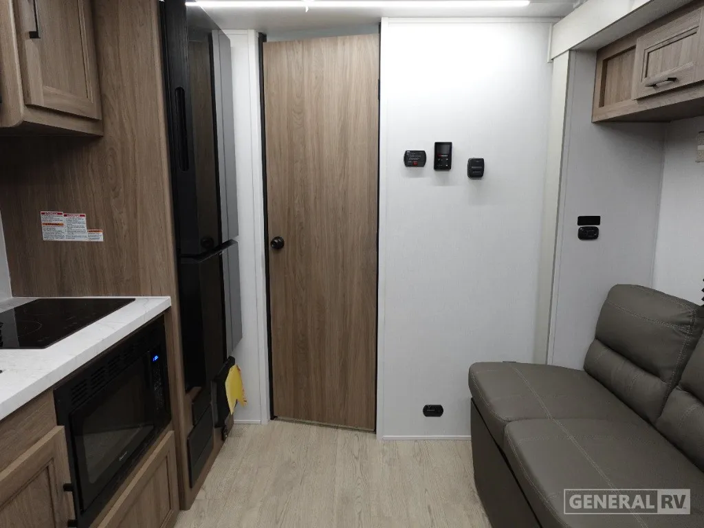 2026 Coachmen Freedom Express Select 18SE - Photo 3
