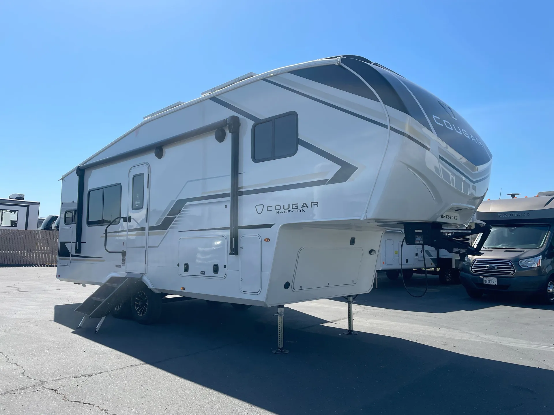 2027 Keystone Cougar Half-Ton 23MLE - Photo 2