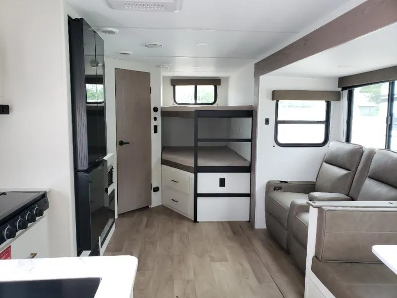 2027 Grand Design Transcend Xplor 27DBX - Photo 3