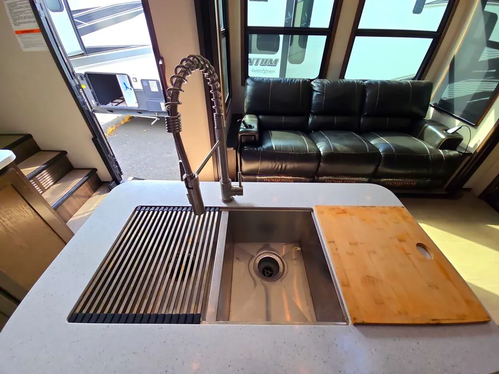 2019 Jayco Seismic Luxury Series 3512, Photos photo 9