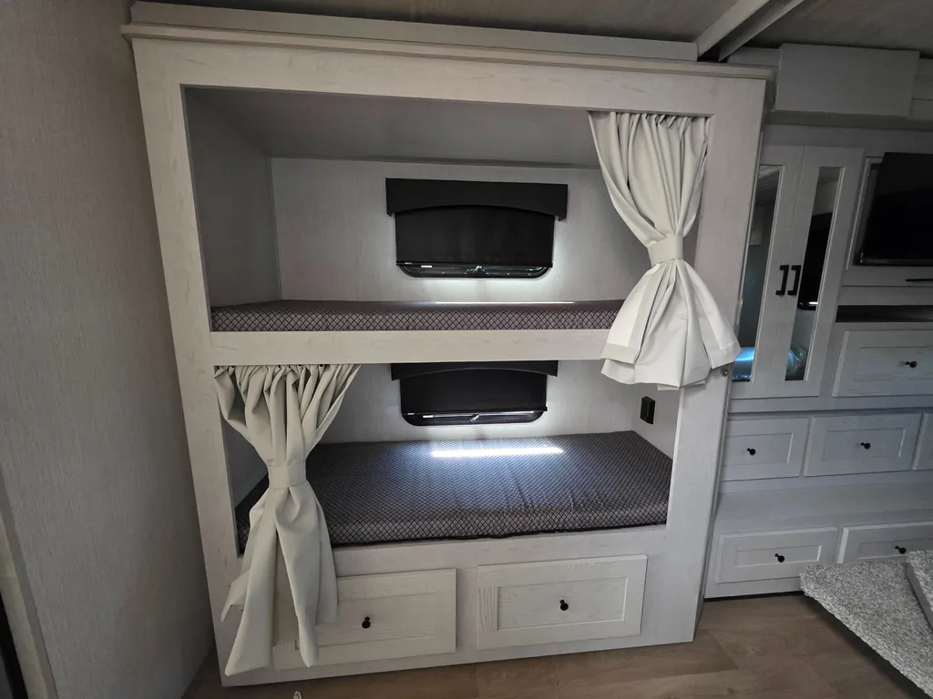 2026 Nexus Ghost 36DS, Photos photo 48