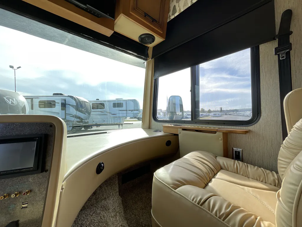 2016 Newmar Canyon Star 3921, Photos photo 17