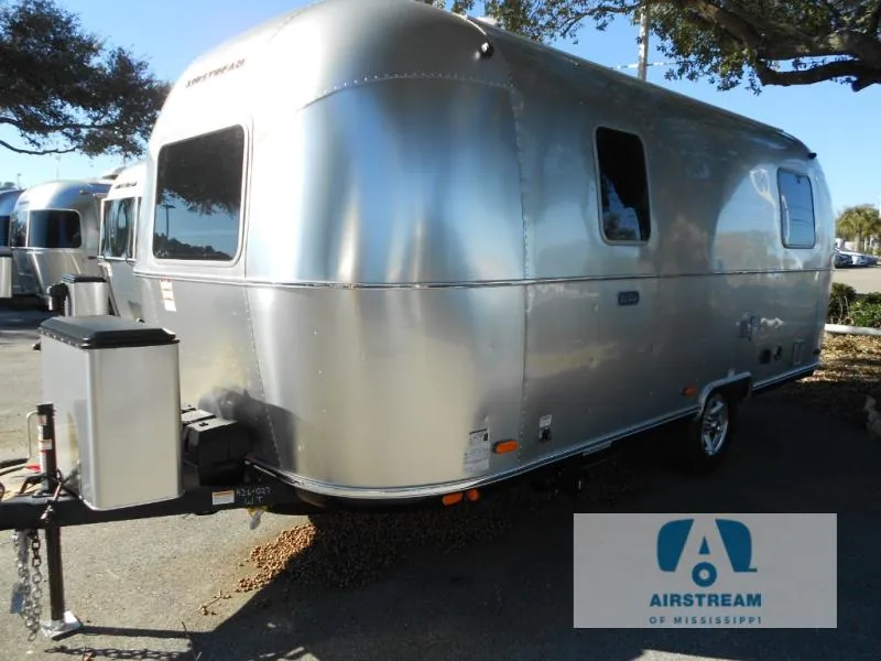 2026 Airstream World Traveler 22RB - Photo 2