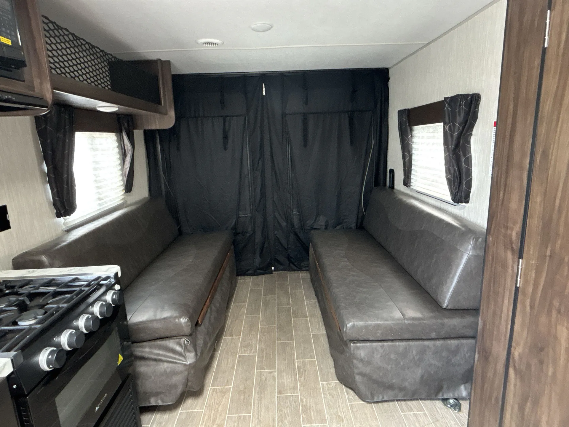 2020 Forest River Cherokee Grey Wolf 22RR — living area main
