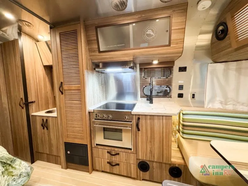 2018 Airstream Tommy Bahama 19CB - Photo 3