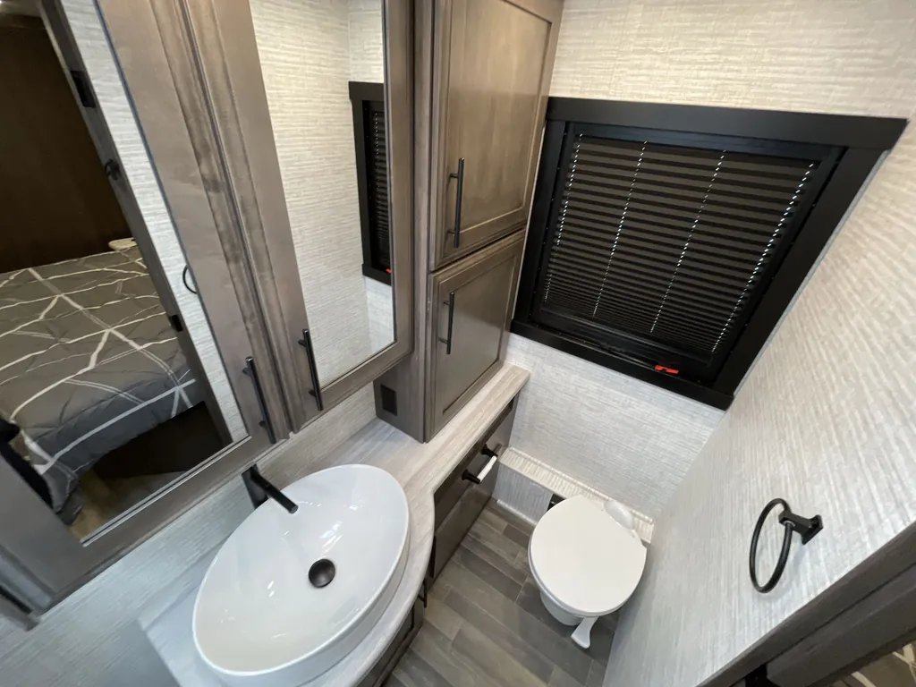 2025 Entegra Coach Vision XL 36C, Photos photo 19