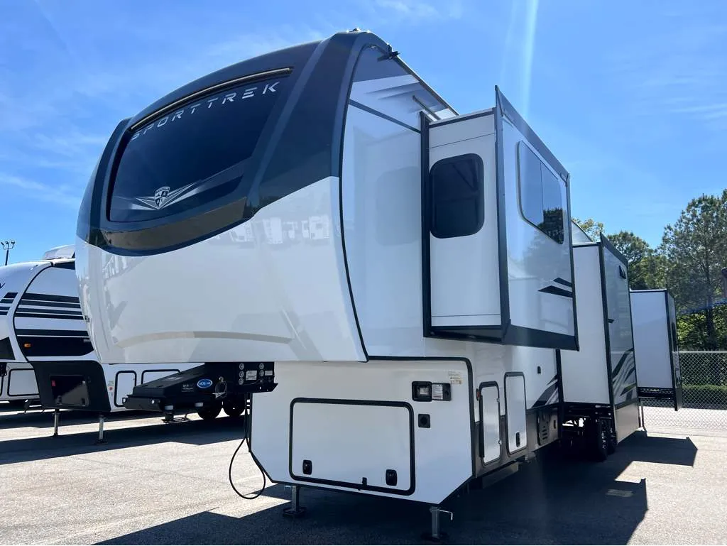 2026 Venture RV SportTrek 5 Touring Edition STTF365VFL - Photo 2