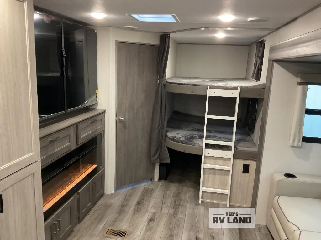 2026 Coachmen Catalina Legacy Edition 273DBHCK, Photos photo 13