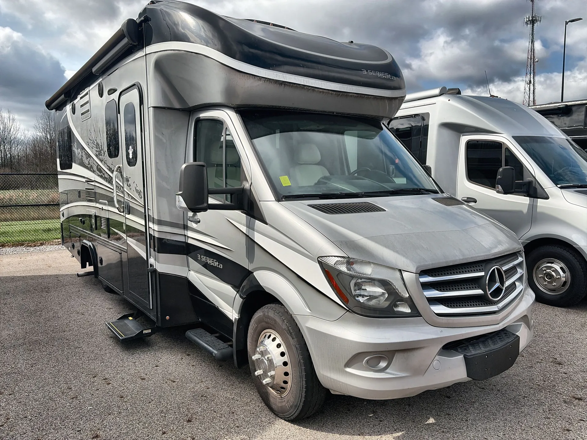 2017 dynamax Isata 3 24RW - Photo 2