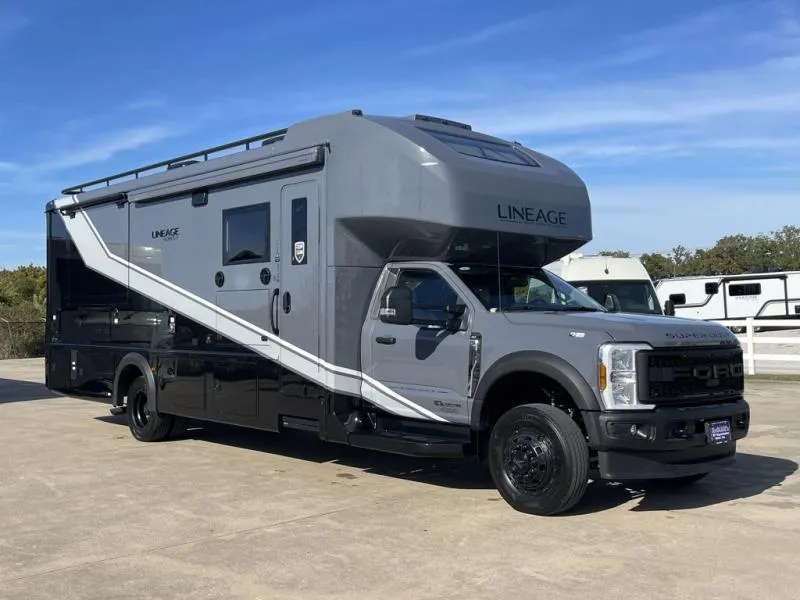 2026 Grand Design Lineage Series F 31ZW - Photo 2