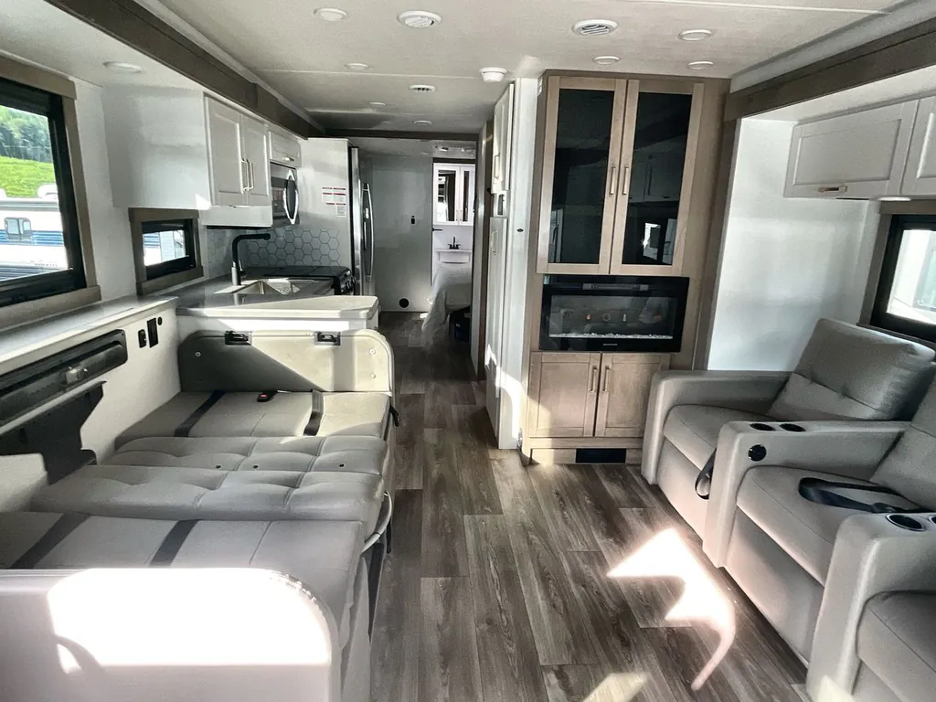 2027 Entegra Coach Vision XL 36C, Photos photo 13