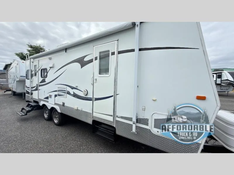2008 Skyline Layton Limited Used    272 Ltd. - Photo 2