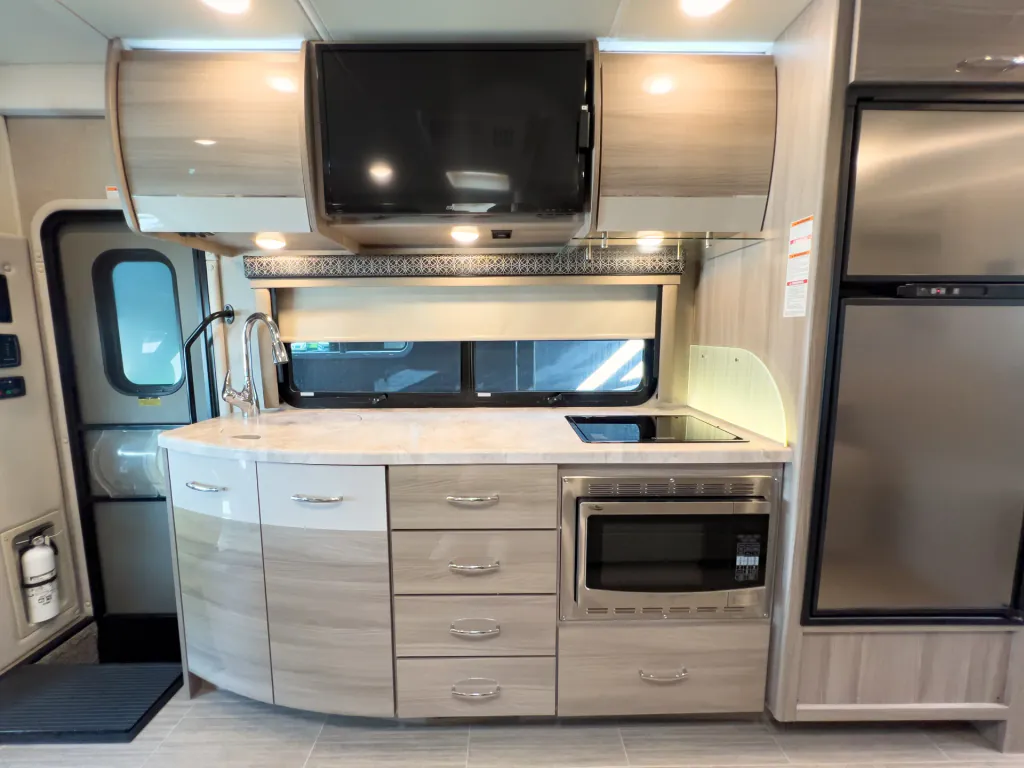 2021 Thor Motor Coach Tiburon 24FB, Photos photo 8