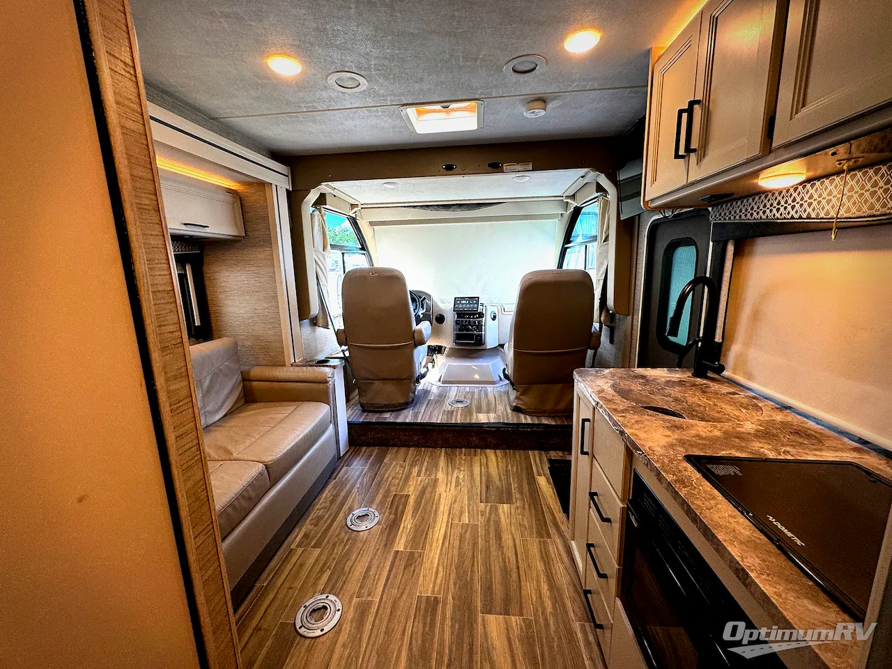 2021 Thor Motor Coach Axis 24.1 - Photo 4