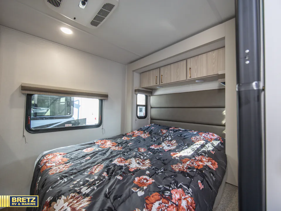 2027 East to West Entrada 2950OK, Photos photo 10