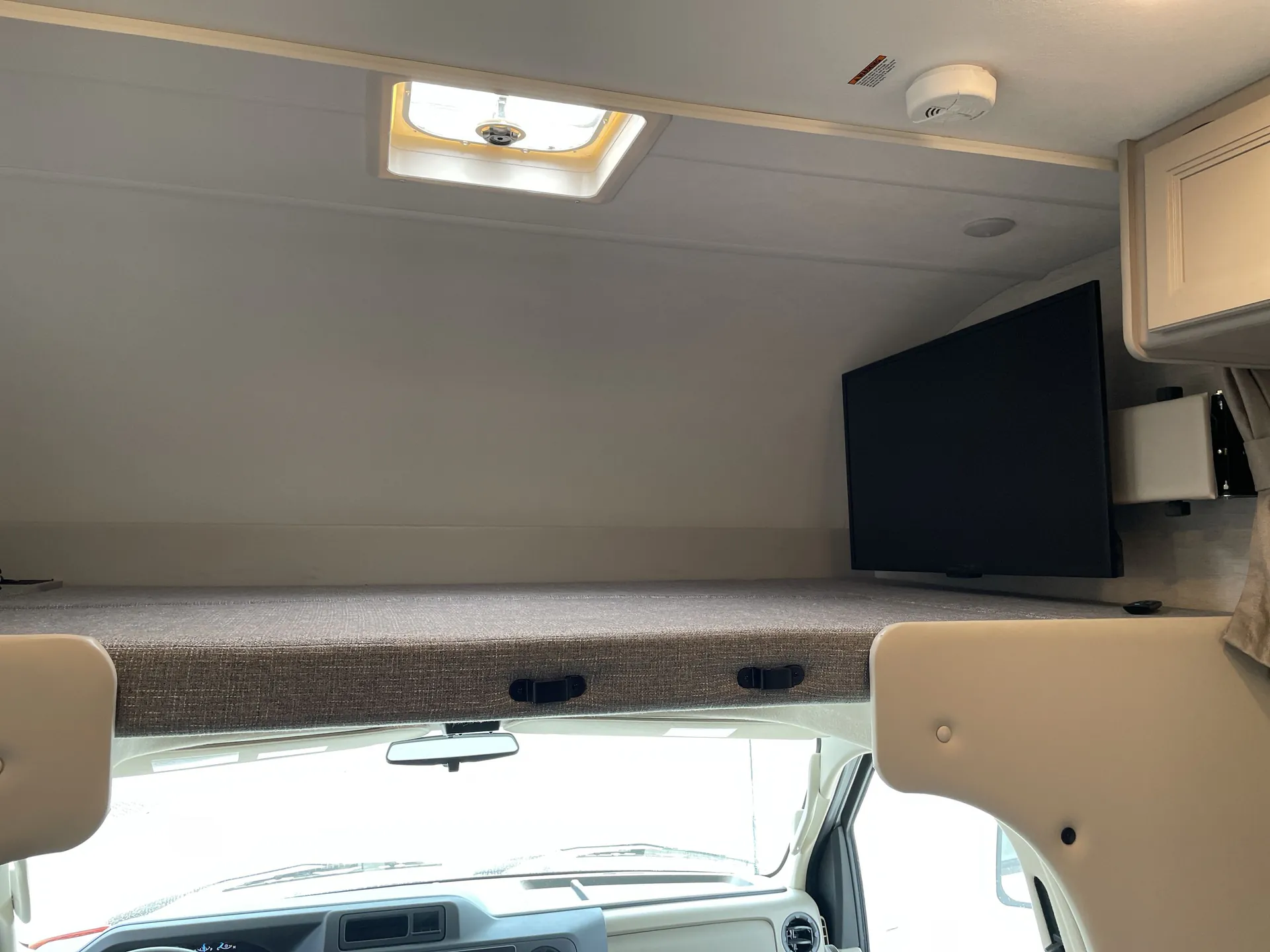 2024 Thor Motor Coach Coleman 22CM — living area main