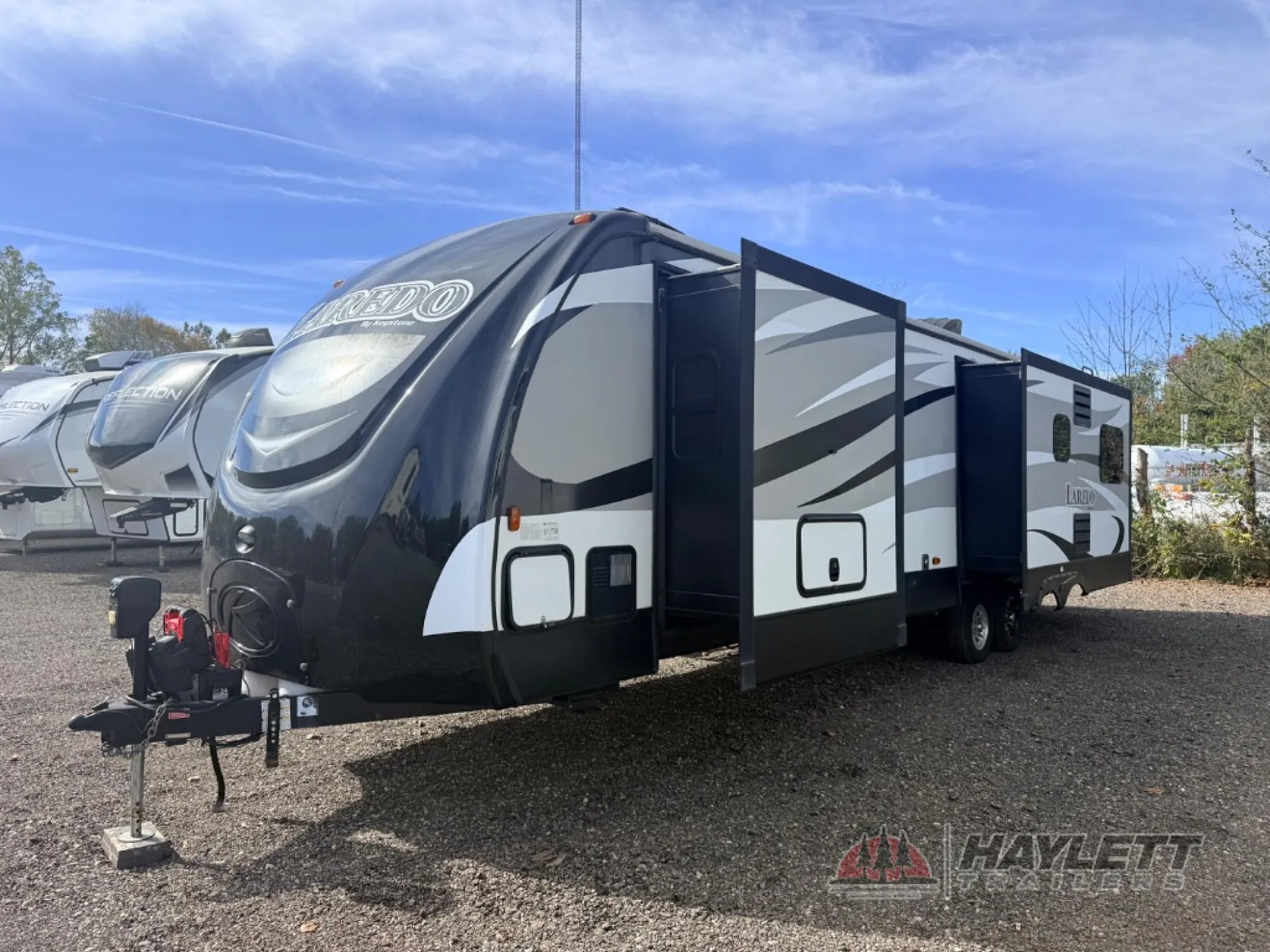 2017 Keystone Laredo 330RL - Photo 3