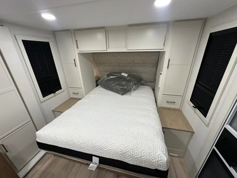 2026 Brinkley Model Ix 20X, Photos photo 4