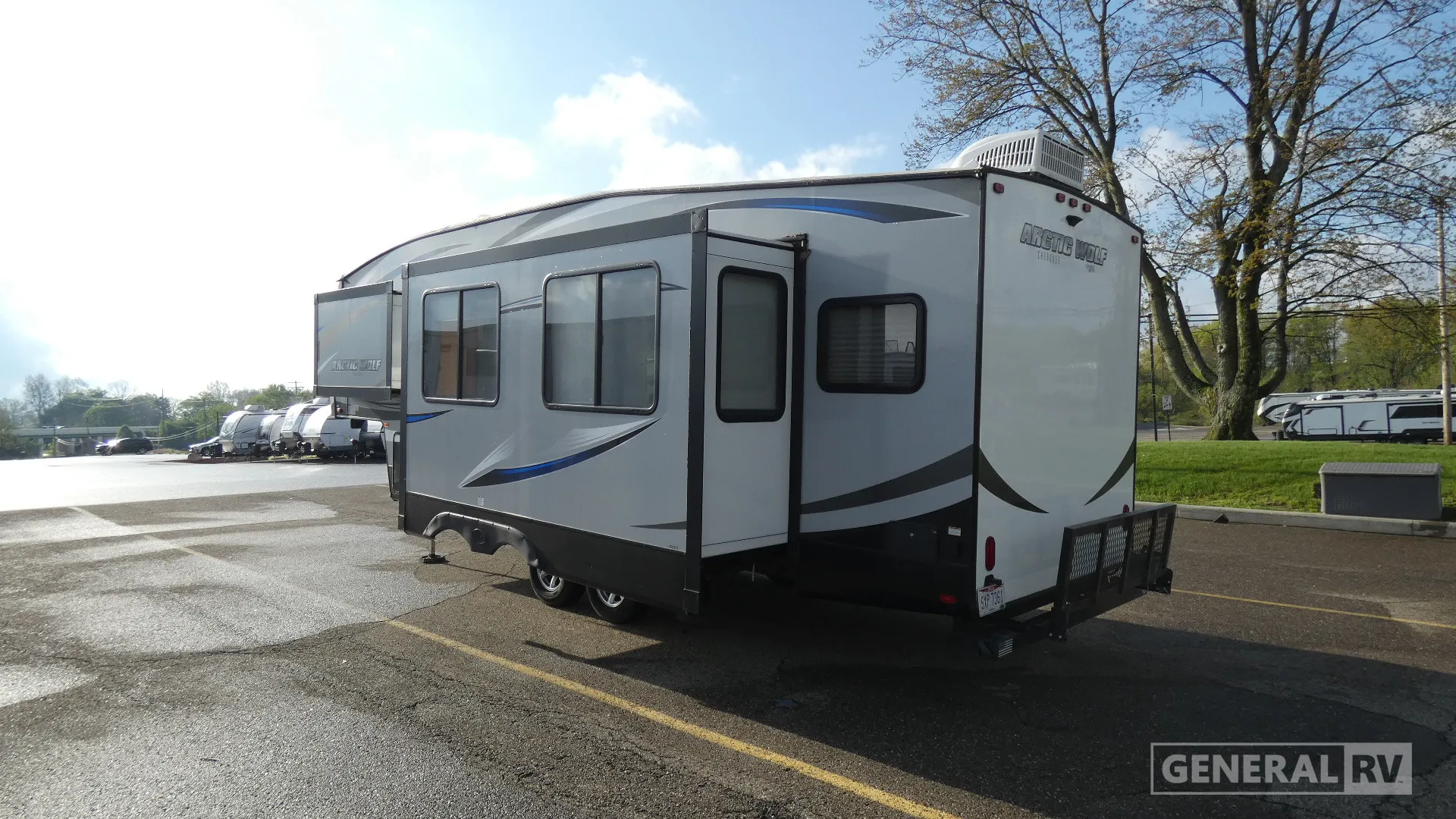 2019 Forest River Cherokee Arctic Wolf 265DBH8 - Photo 4