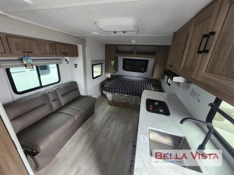 2026 Coachmen Freedom Express Select 19SE - Photo 3
