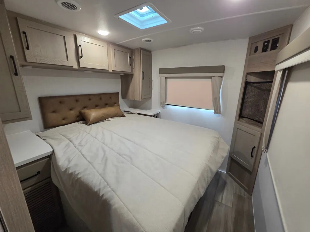 2024 Forest River Flagstaff Micro Lite 25FKS, Photos photo 9