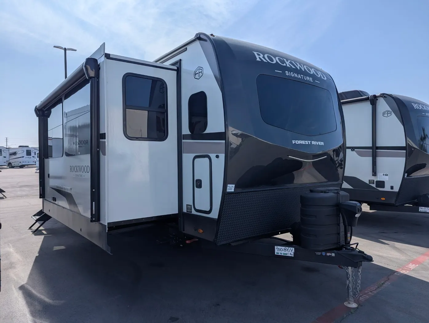 2026 Forest River Rockwood Signature 8339FK - Photo 2