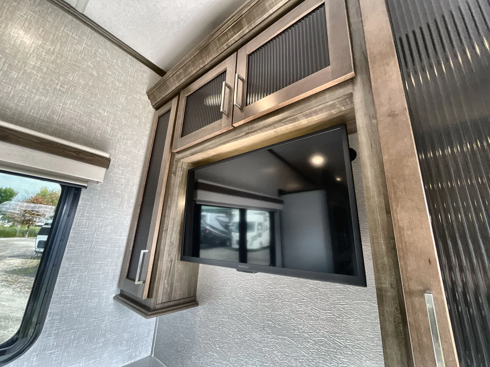 2022 Forest River Rockwood Ultra Lite 2899KS — stove oven open