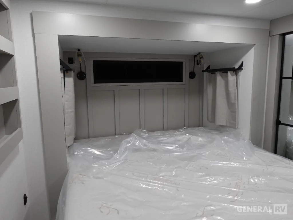 2025 Brinkley Model G 3250, Photos photo 9