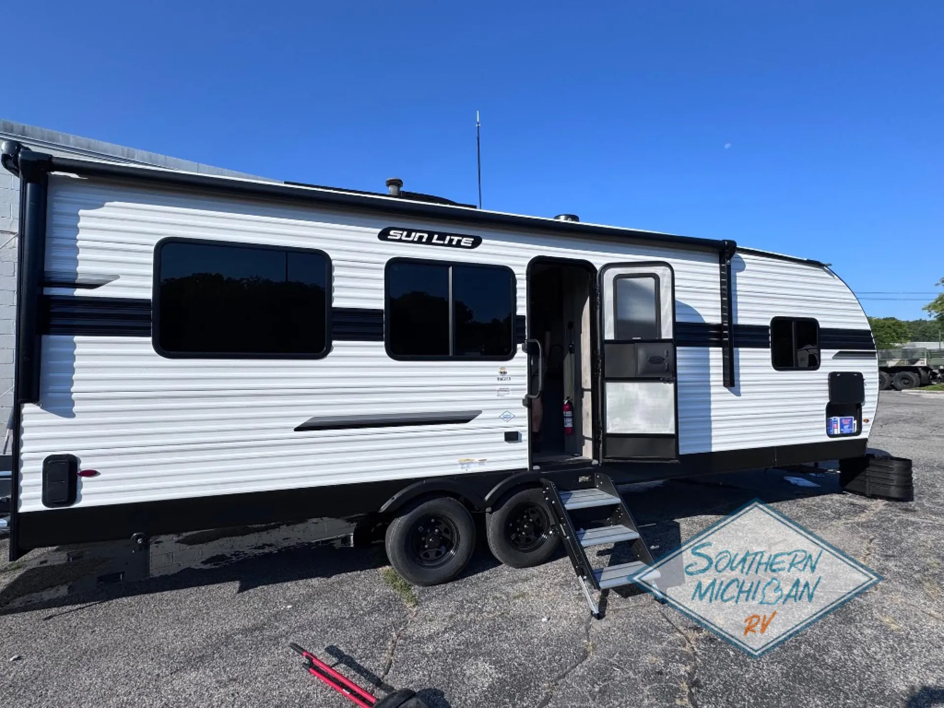 2026 Sunset Park RV Sun Lite 27WQB - Photo 2